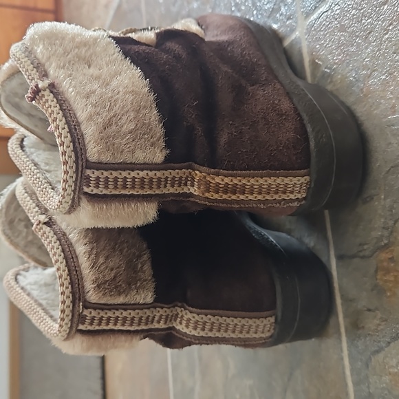 Yodelers Vintage Sherpa Lined Boots - Picture 3 of 6